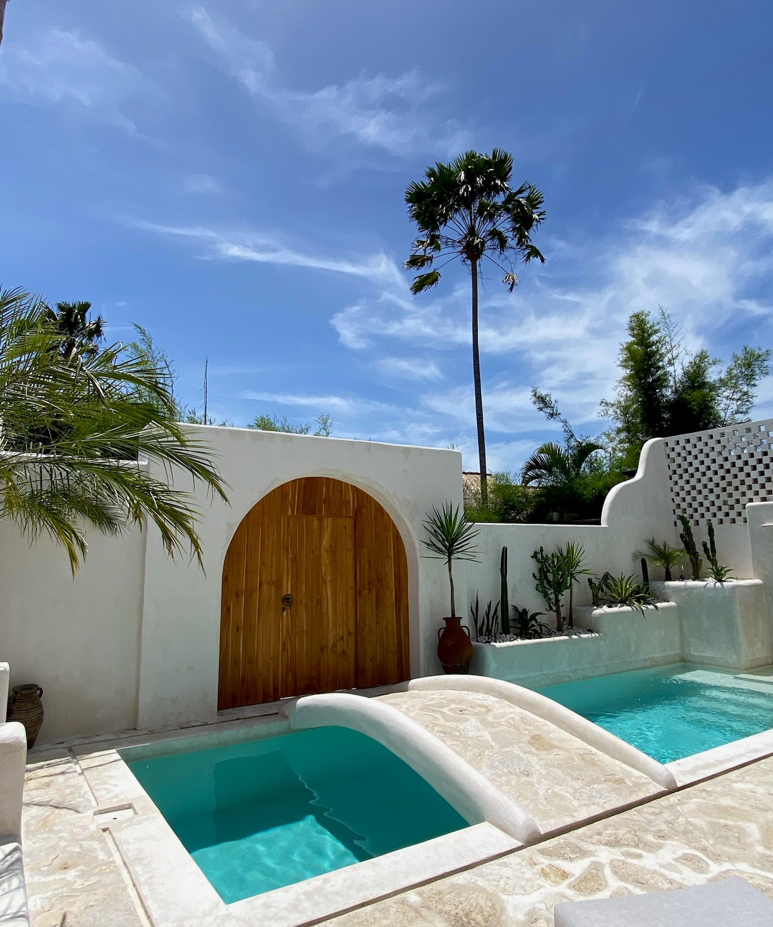 TOP 50 VILLAS IN CANGGU — the guide is out now.