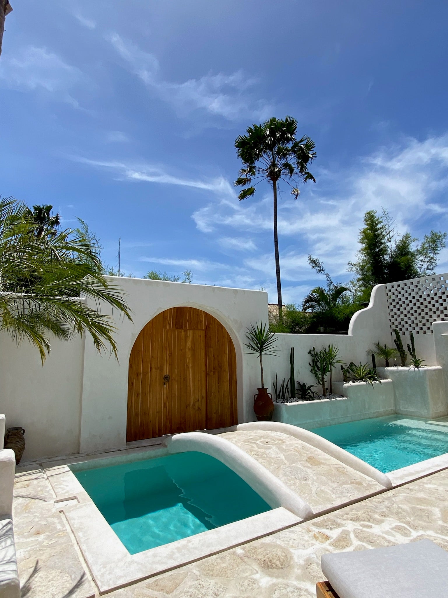 TOP 50 VILLAS IN CANGGU — the guide is out now.