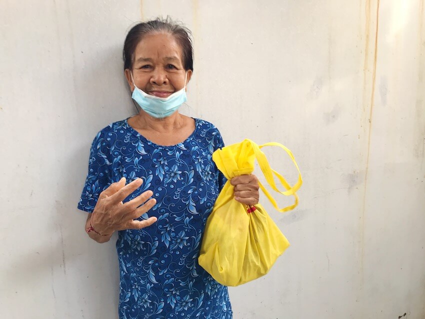 5000 meals distributed to the people in Bali: THANK YOU!